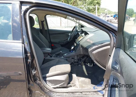 2013 Ford Focus Se z USA, uszkodzony, nr VIN 1FADP3F24DL261374